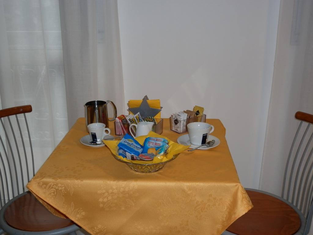 צ'זאנו בוסקונה Hotel Gf מראה חיצוני תמונה
