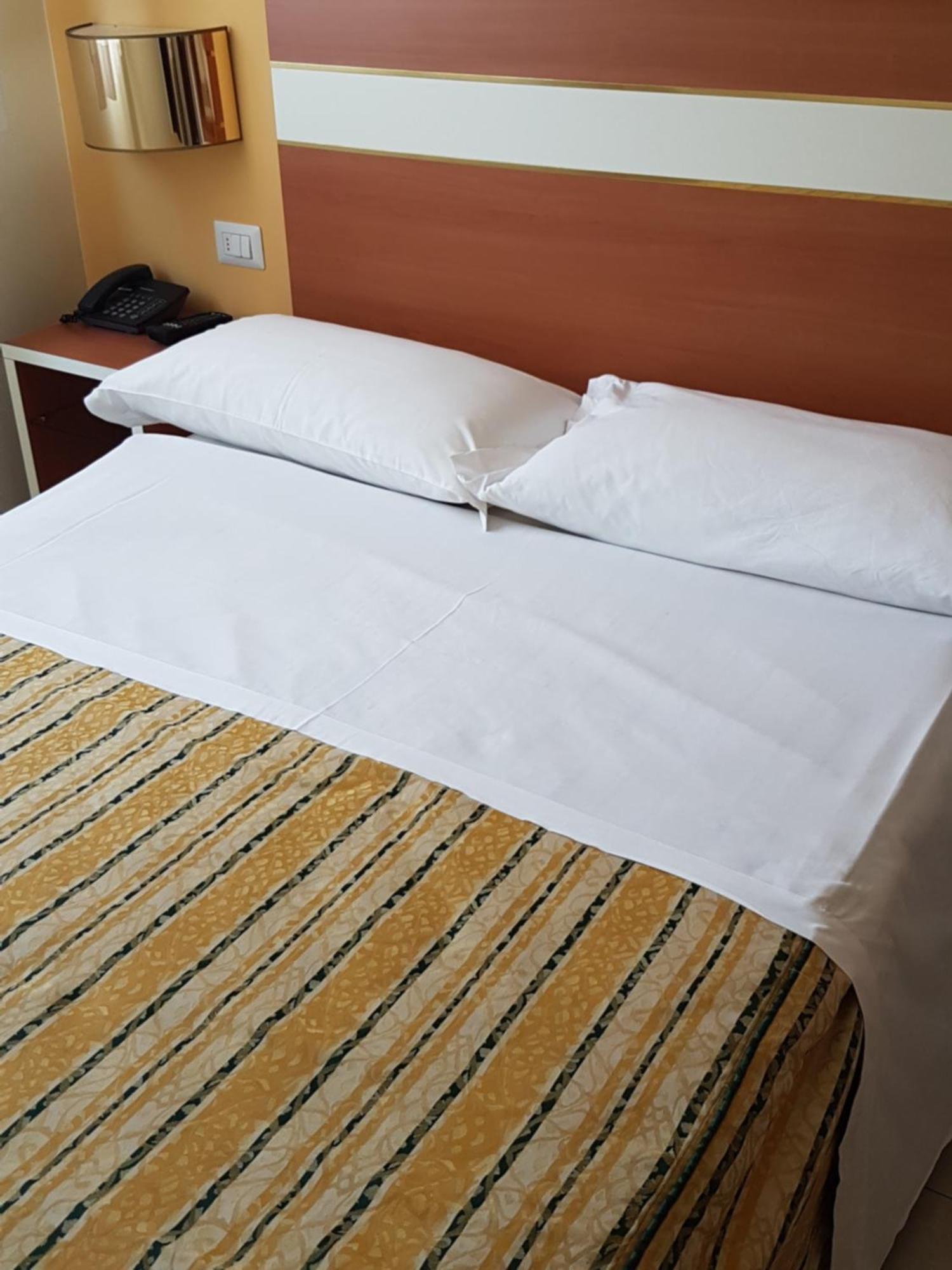 צ'זאנו בוסקונה Hotel Gf מראה חיצוני תמונה