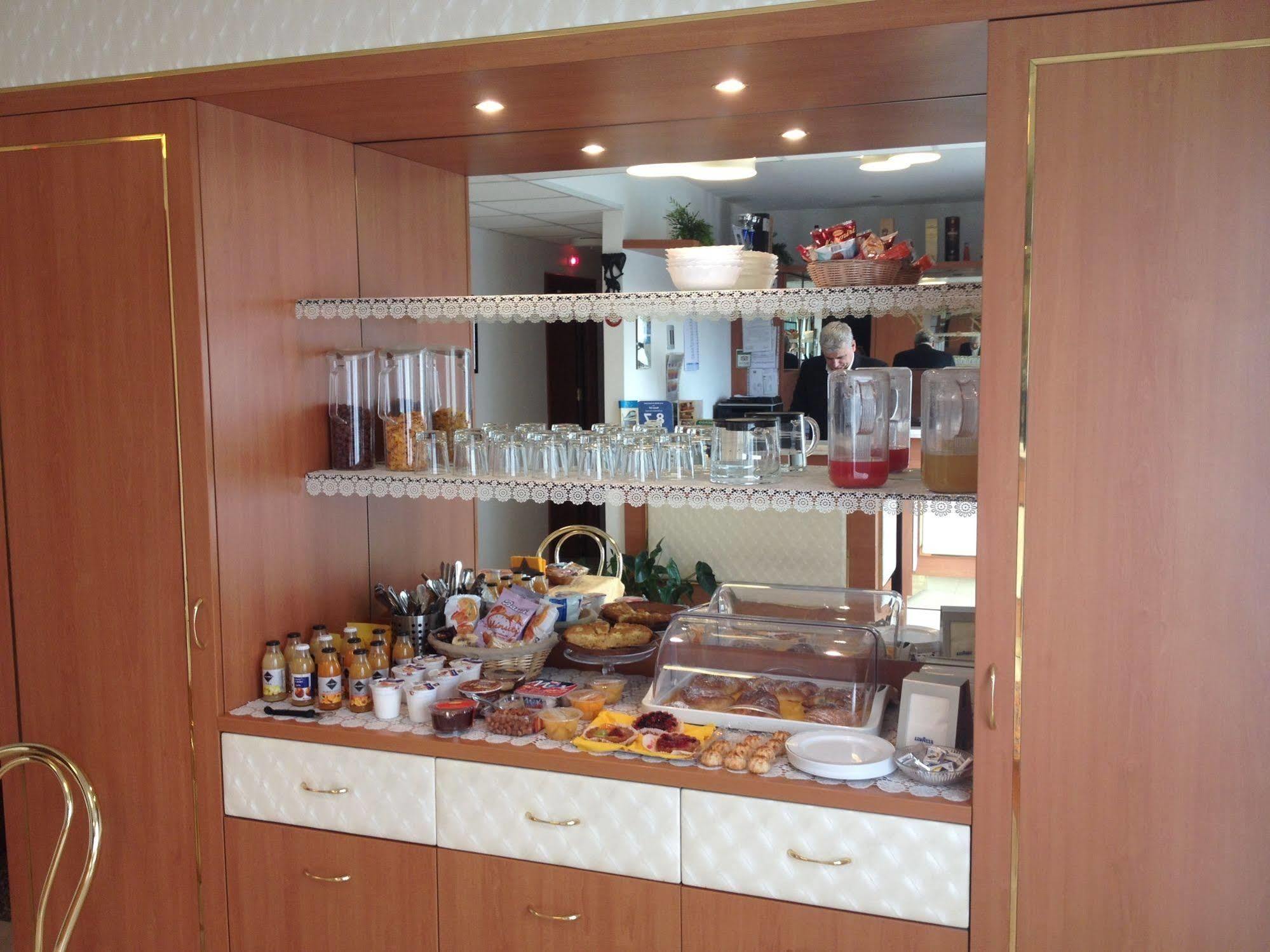 צ'זאנו בוסקונה Hotel Gf מראה חיצוני תמונה