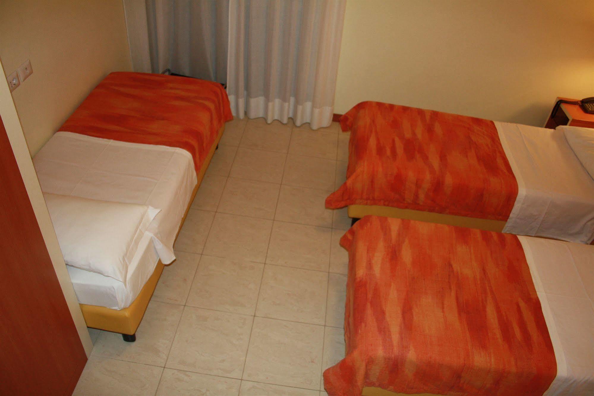 צ'זאנו בוסקונה Hotel Gf מראה חיצוני תמונה